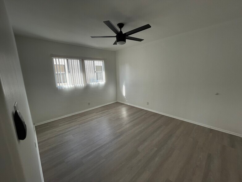Building Photo - 3633 Kelton Ave