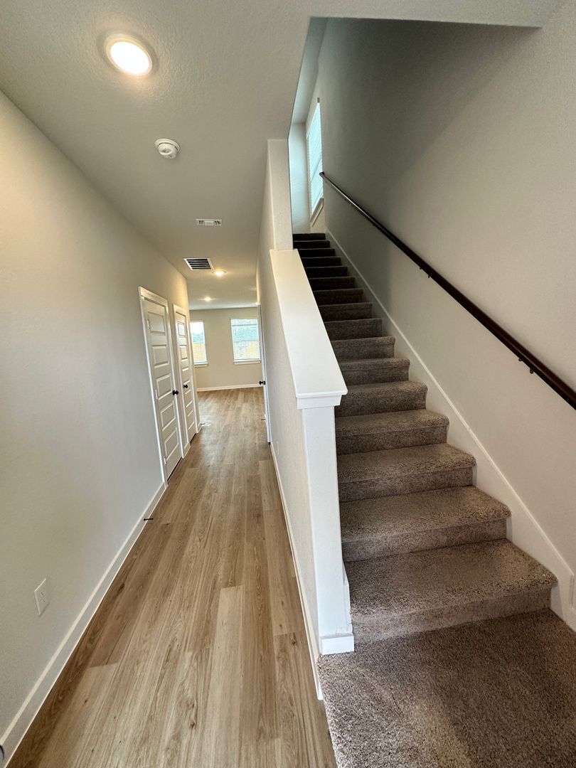 Building Photo - 14607 Emerio Dr