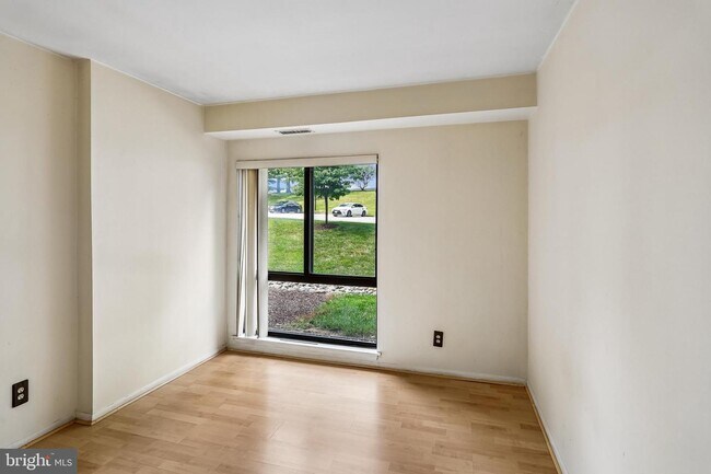 Building Photo - 6005 Majors Ln