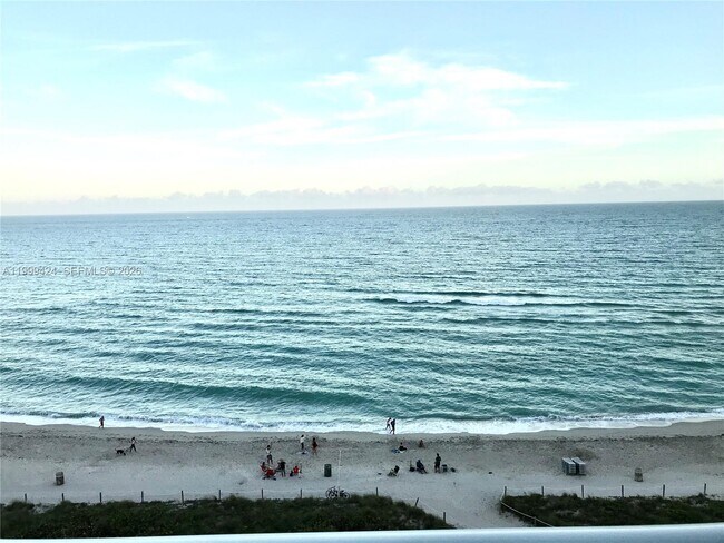 Building Photo - 6917 Collins Ave