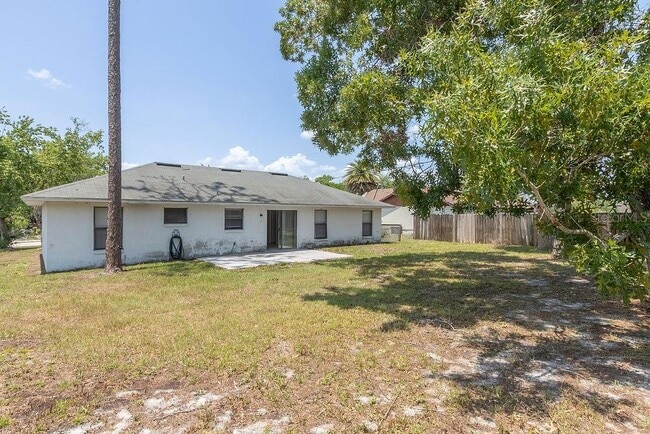Building Photo - 1344 Bladon Ave