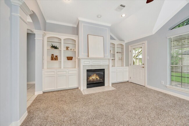 Building Photo - 2421 Baycrest Dr