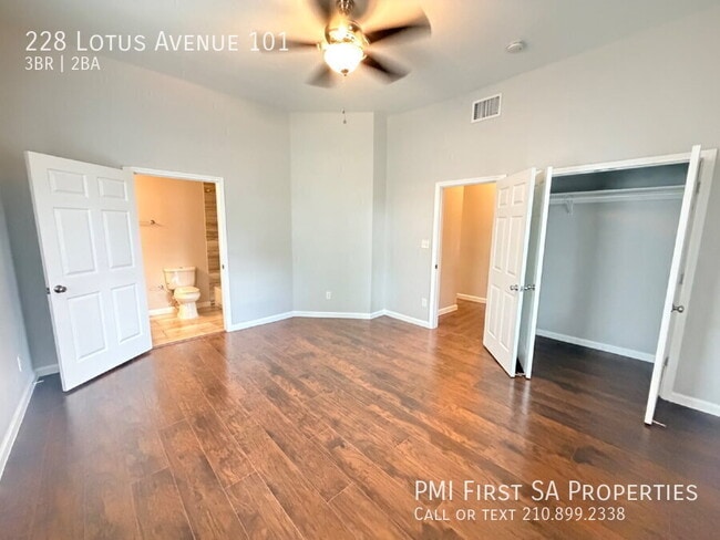 Building Photo - 228 Lotus Ave