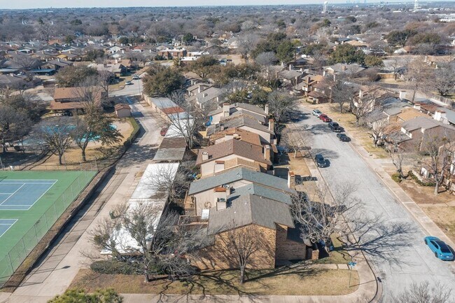 Building Photo - 2018 Warnford Pl