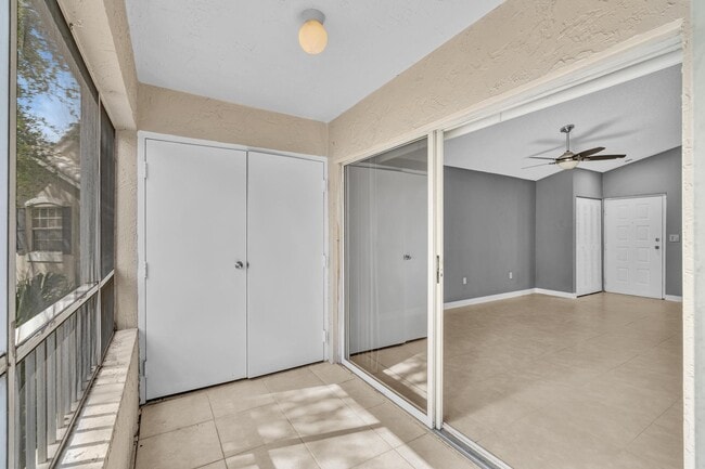 Building Photo - 2850 N Oakland Forest Dr