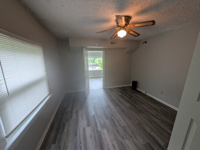 Building Photo - 608 W Highland Ave