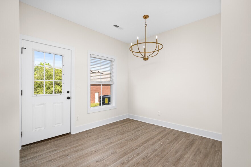 Building Photo - 1422 Spring Pointe Ln