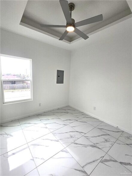 Building Photo - 3201 Magdalena St