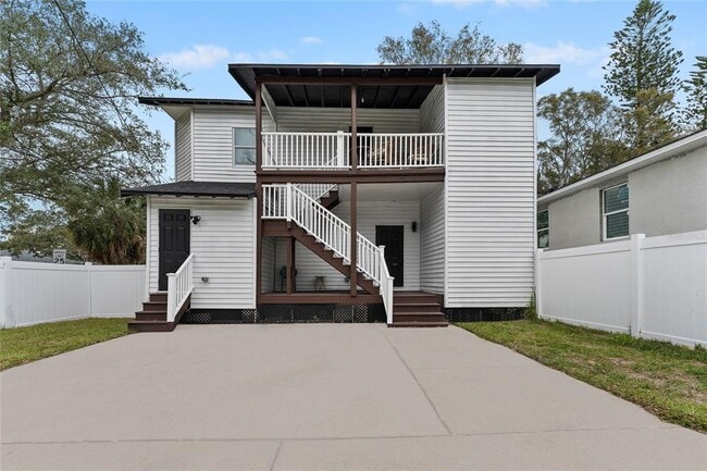 Building Photo - 680 25th Ave S