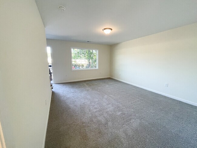 Building Photo - 1912 Devonwood Dr