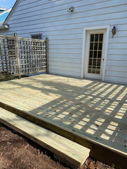 Back Deck - 838 Shober St