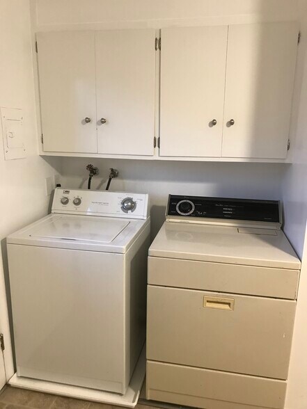Building Photo - 38 W 1500 S