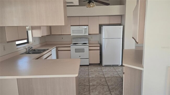 Building Photo - 380 S Quincy Rd