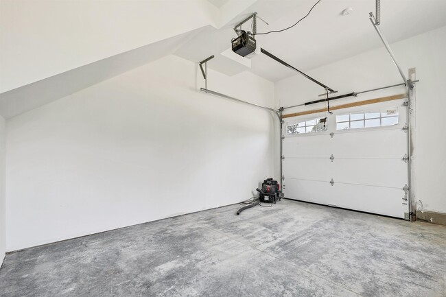 Building Photo - 165 Gulf Rd
