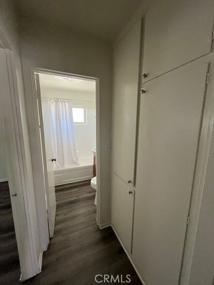 Building Photo - 685 E Vista Chino