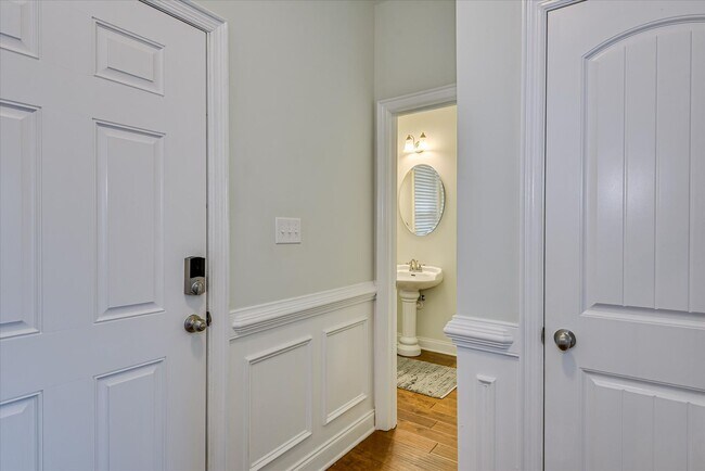 Building Photo - 5564 Connor Dr