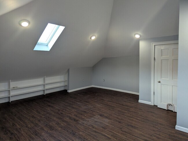 Building Photo - 43 Whitfield St