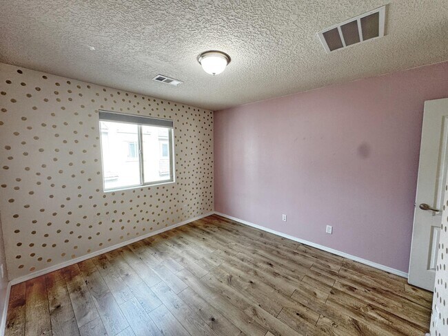 Building Photo - 11019 Marina Gate Trail NE