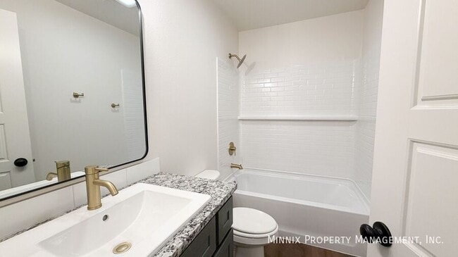 Building Photo - 2170 Langford Ave