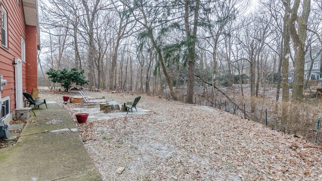 Building Photo - 2575 Waukegan Ave