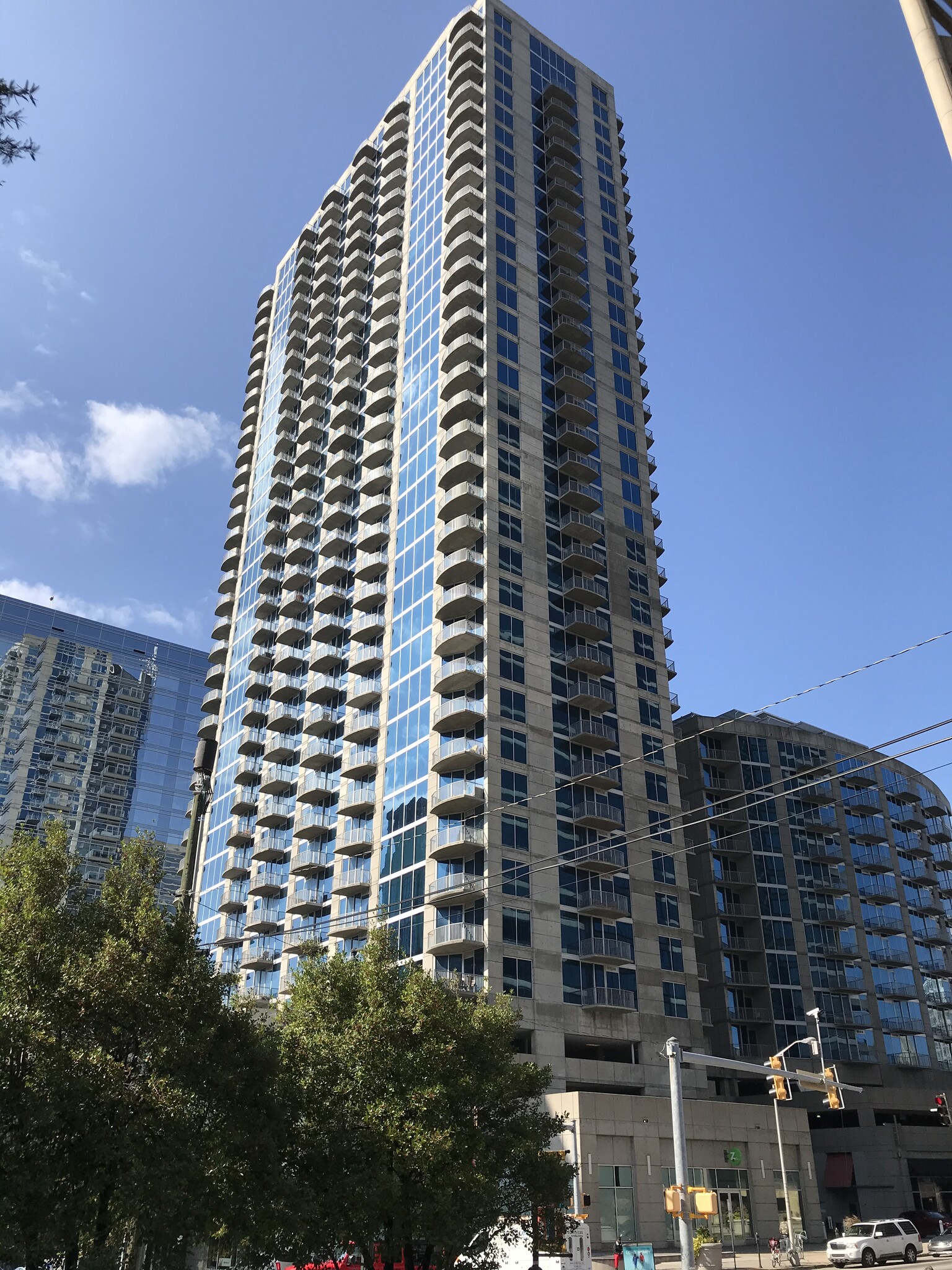 Building View - 400 W Peachtree St NW