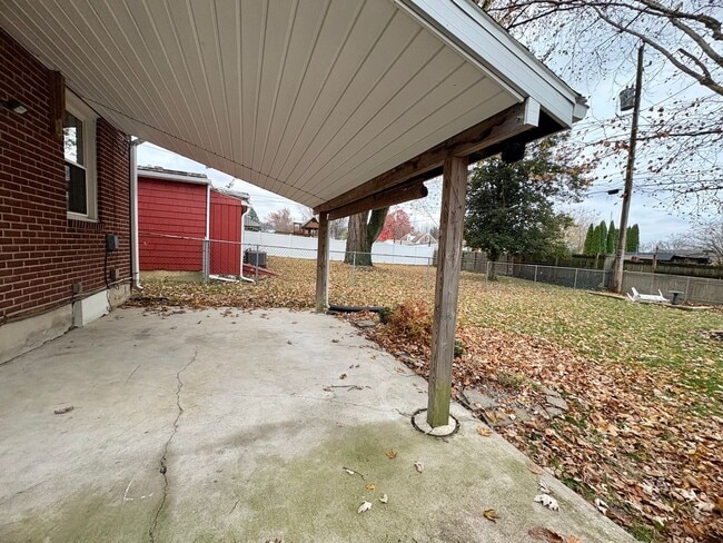 Building Photo - 3 Bedroom 2 Bathroom Cape Cod Available in York!