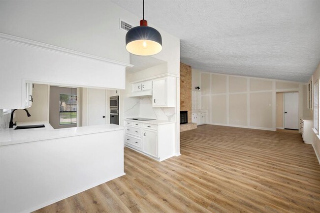 Building Photo - 21402 Park York Dr