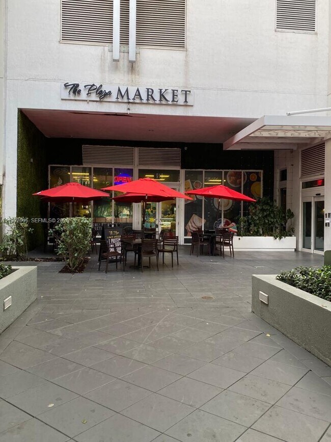 Building Photo - 950 Brickell Bay Dr