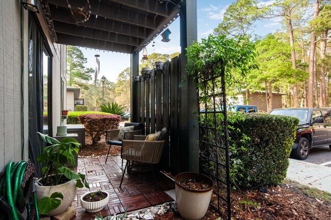 Building Photo - Beautiful First Floor Condo in Palmetto Commons