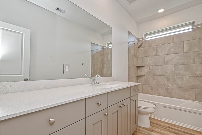 Building Photo - 1429 Northwood Blf Ln