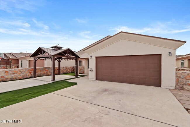 Building Photo - 1908 Thomas Lackland St