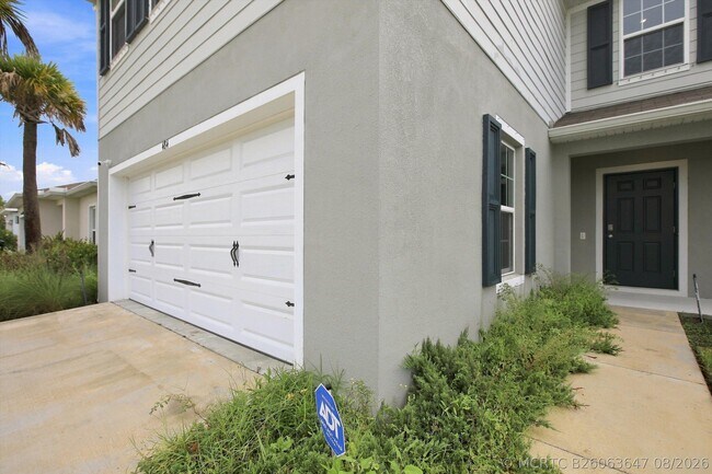 Building Photo - 484 Cherimoya St