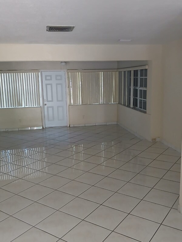 Building Photo - 359 W Dayton Cir