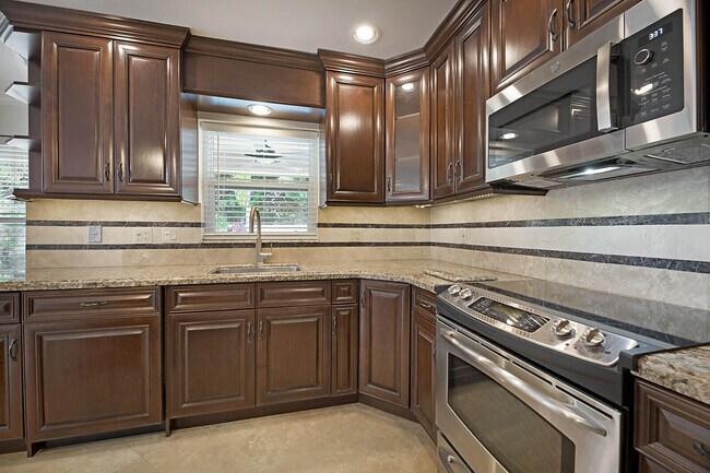 Building Photo - 9485 Baritone Ct