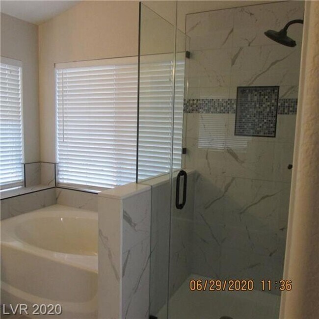 Building Photo - Beautiful 3 Bedroom/2.5 Baths in Summerlin
