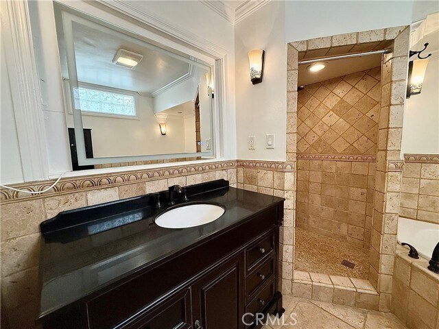 Building Photo - 22346 Burbank Blvd