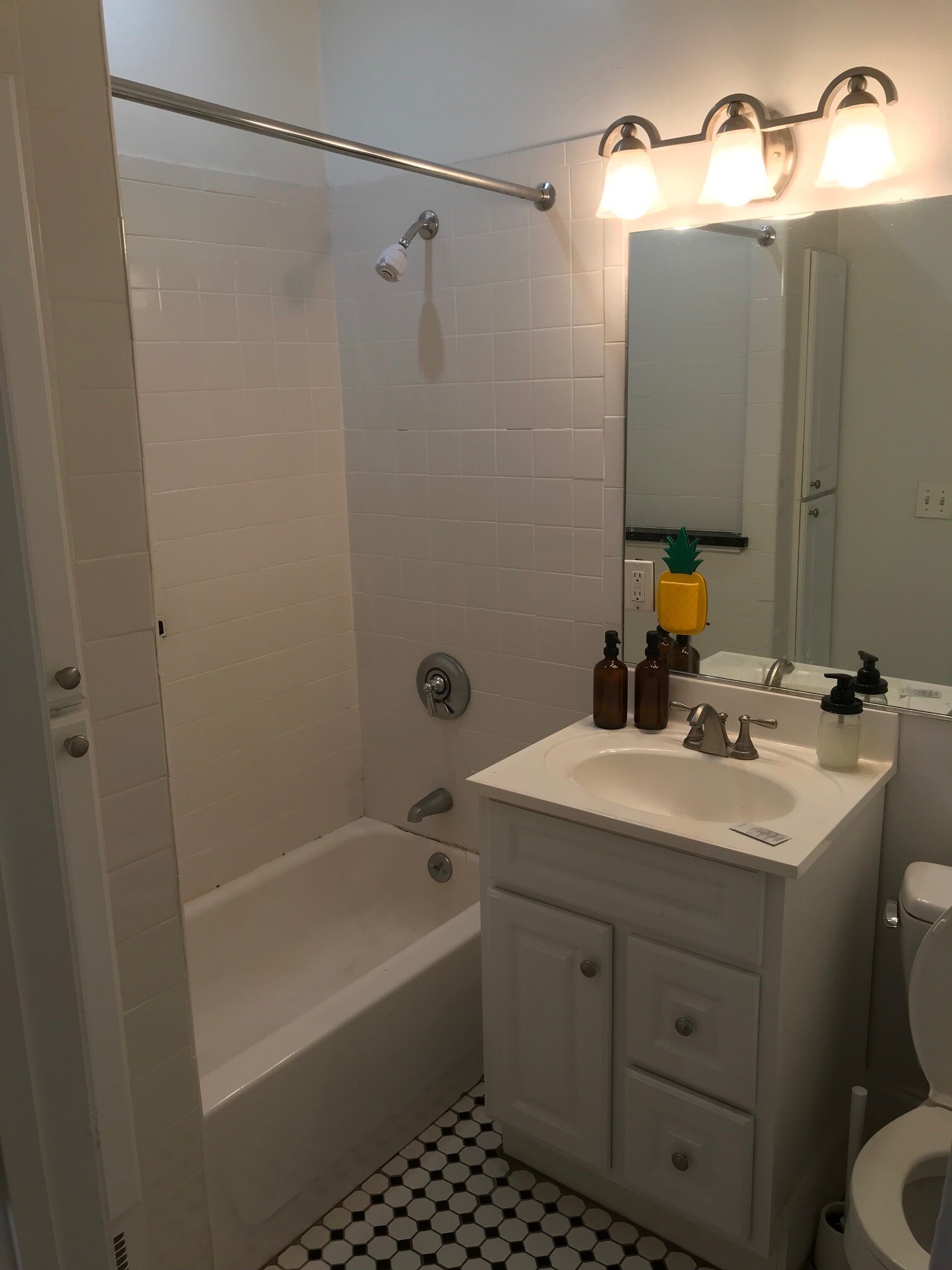 Building Photo - 64 Hemenway St