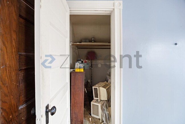 Building Photo - 16 Penhallow St