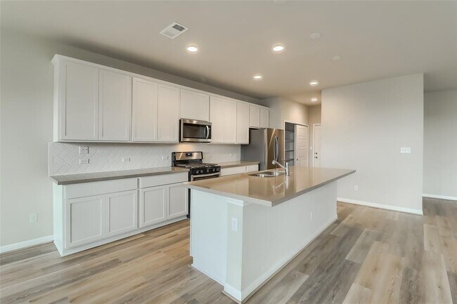 Building Photo - 207 Watercourse Wy