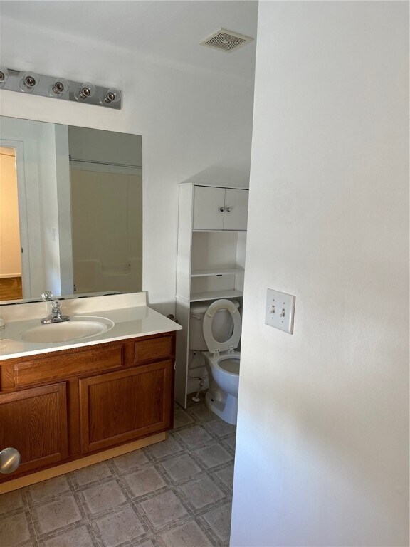 Building Photo - 707 Bellview Way