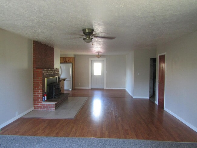 Building Photo - 12096 ID-21