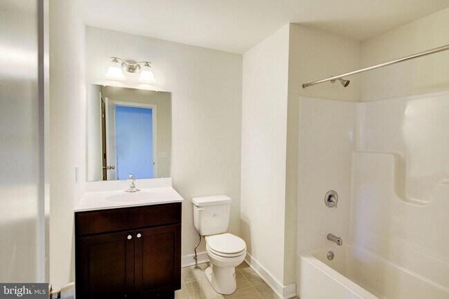 Building Photo - 29 Independence Ct