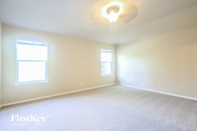 Building Photo - 2115 Emerald Edge