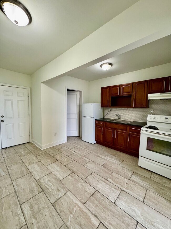 Building Photo - 1659 N 56th St