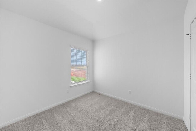 Building Photo - 104 Paradise Cyn Dr