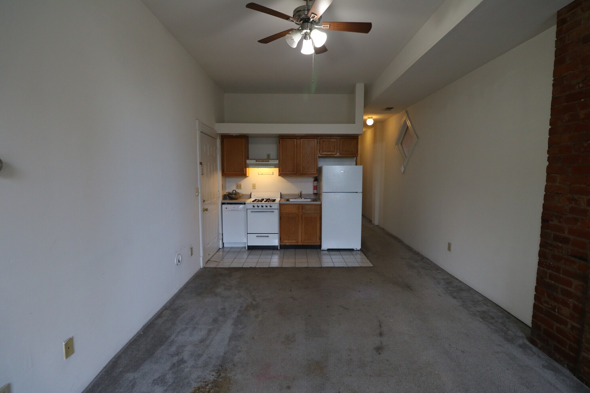 Building Photo - 115 Calhoun St