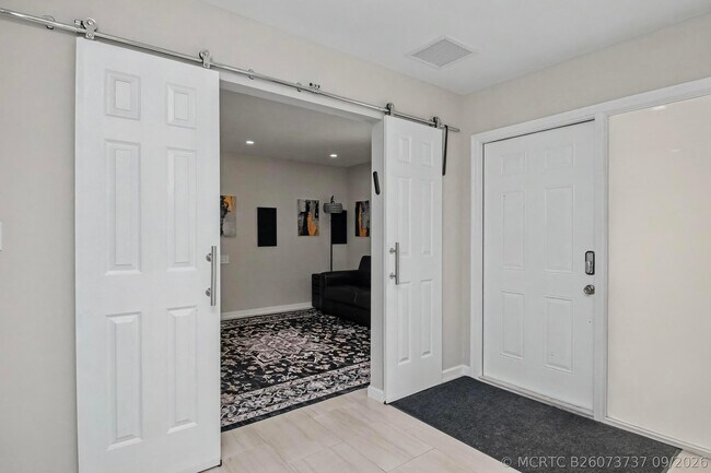 Building Photo - 21460 Laguna Dr