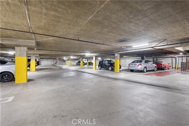 Building Photo - 433 S Manhattan Pl