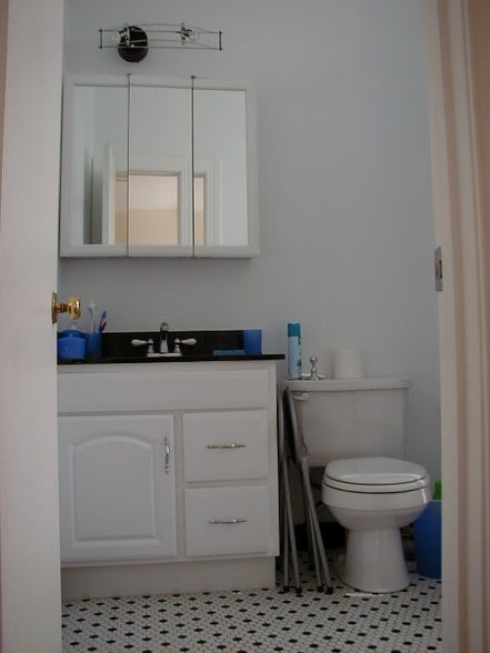 Bath - 1332 10th St NW