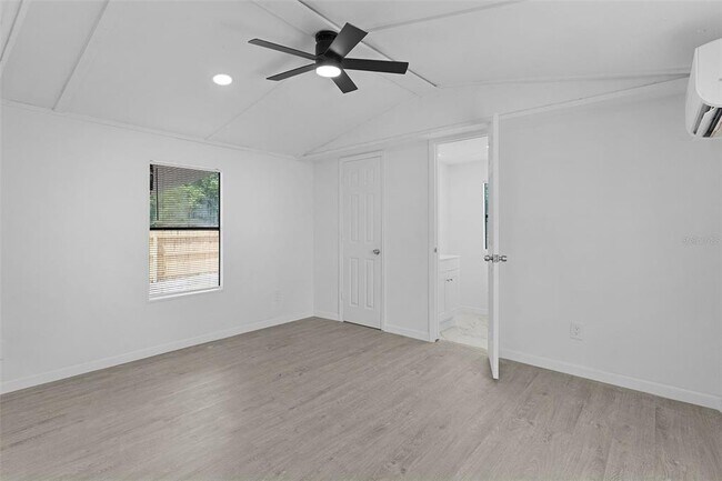 Building Photo - 33514 Luana Ct
